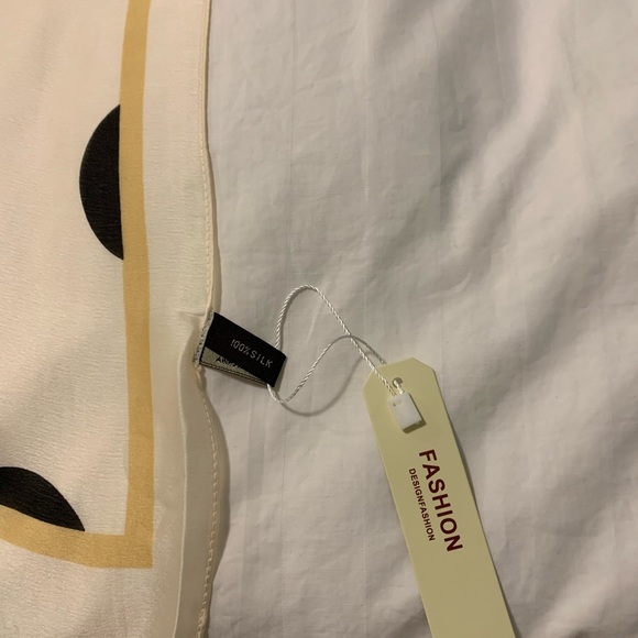 100% Silk Scarf brand new - Picture 5 of 5